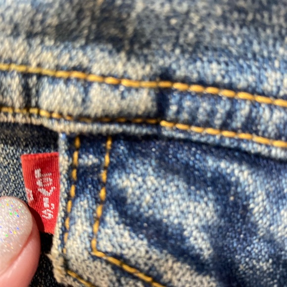 Levi’s Jean trucker jacket, size L women’s ,never worn, great condition. - Picture 3 of 7